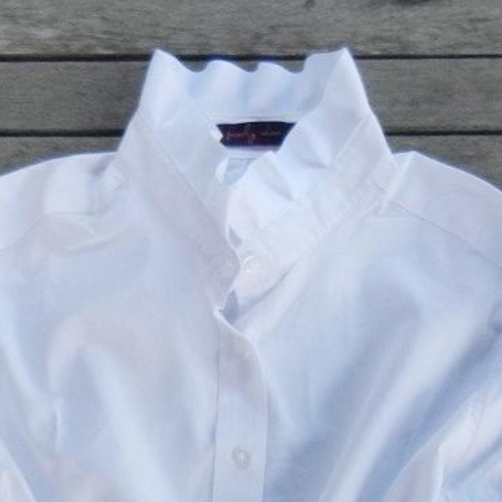 Sleeveless Stand-Up Ribboned Collar White Blouse